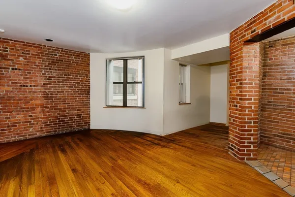 $3,900 | 111 Gainsborough Street, Unit 108, Boston, MA 02115