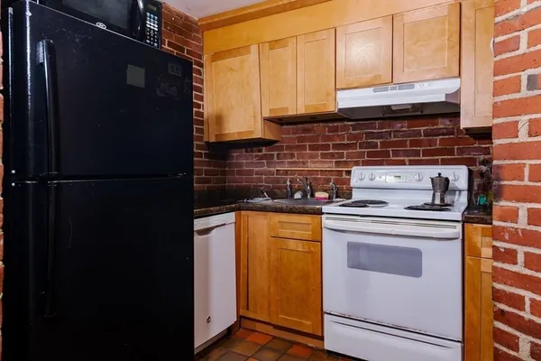 $3,900 | 111 Gainsborough Street, Unit 108, Boston, MA 02115