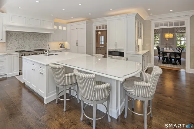 $3,775,000 | 110 Queens Grant Drive, Fairfield, CT 06824