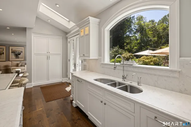 $3,775,000 | 110 Queens Grant Drive, Fairfield, CT 06824