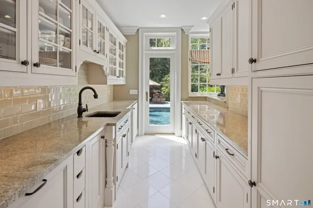 $3,775,000 | 110 Queens Grant Drive, Fairfield, CT 06824