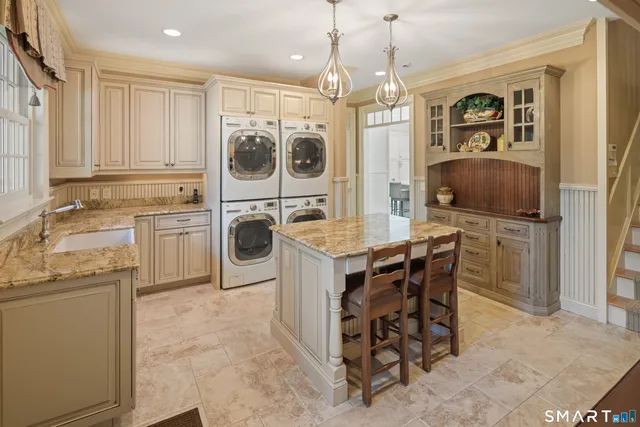 $3,775,000 | 110 Queens Grant Drive, Fairfield, CT 06824