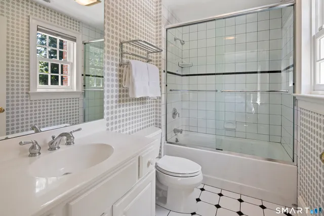 $3,775,000 | 110 Queens Grant Drive, Fairfield, CT 06824