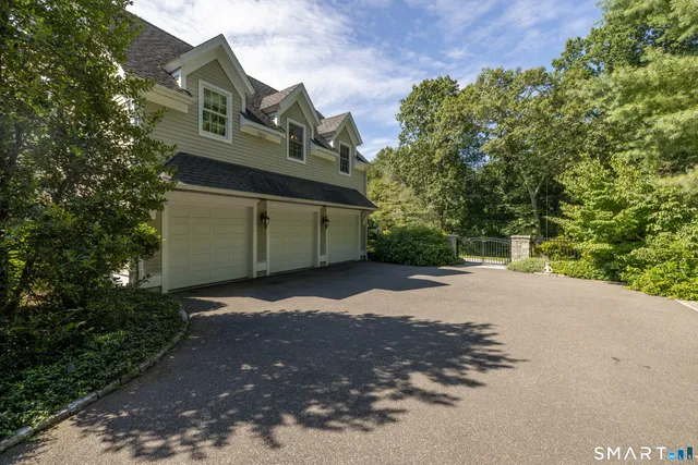 $3,775,000 | 110 Queens Grant Drive, Fairfield, CT 06824