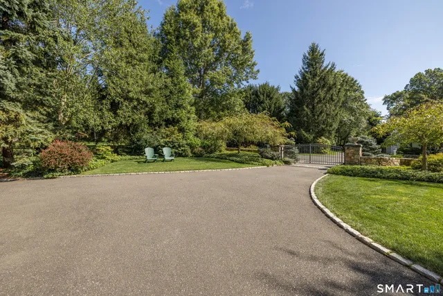 $3,775,000 | 110 Queens Grant Drive, Fairfield, CT 06824