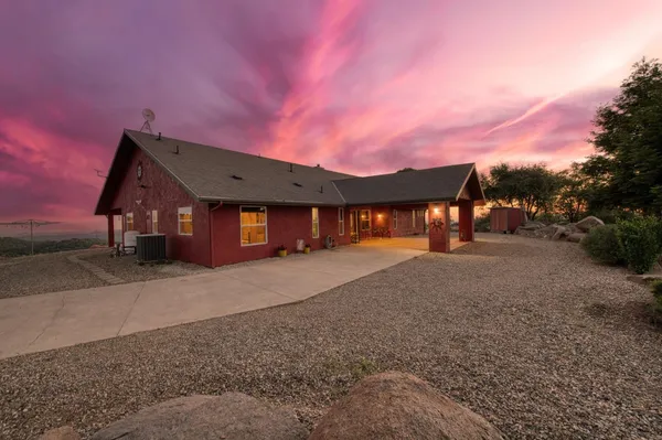 $775,000 | 50806 Bramble Lane, Squaw Valley, CA 93675