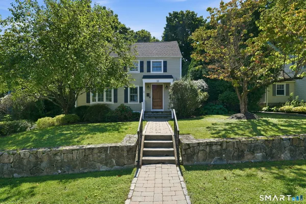 $679,900 | 12 Edgewood Avenue, Trumbull, CT 06611