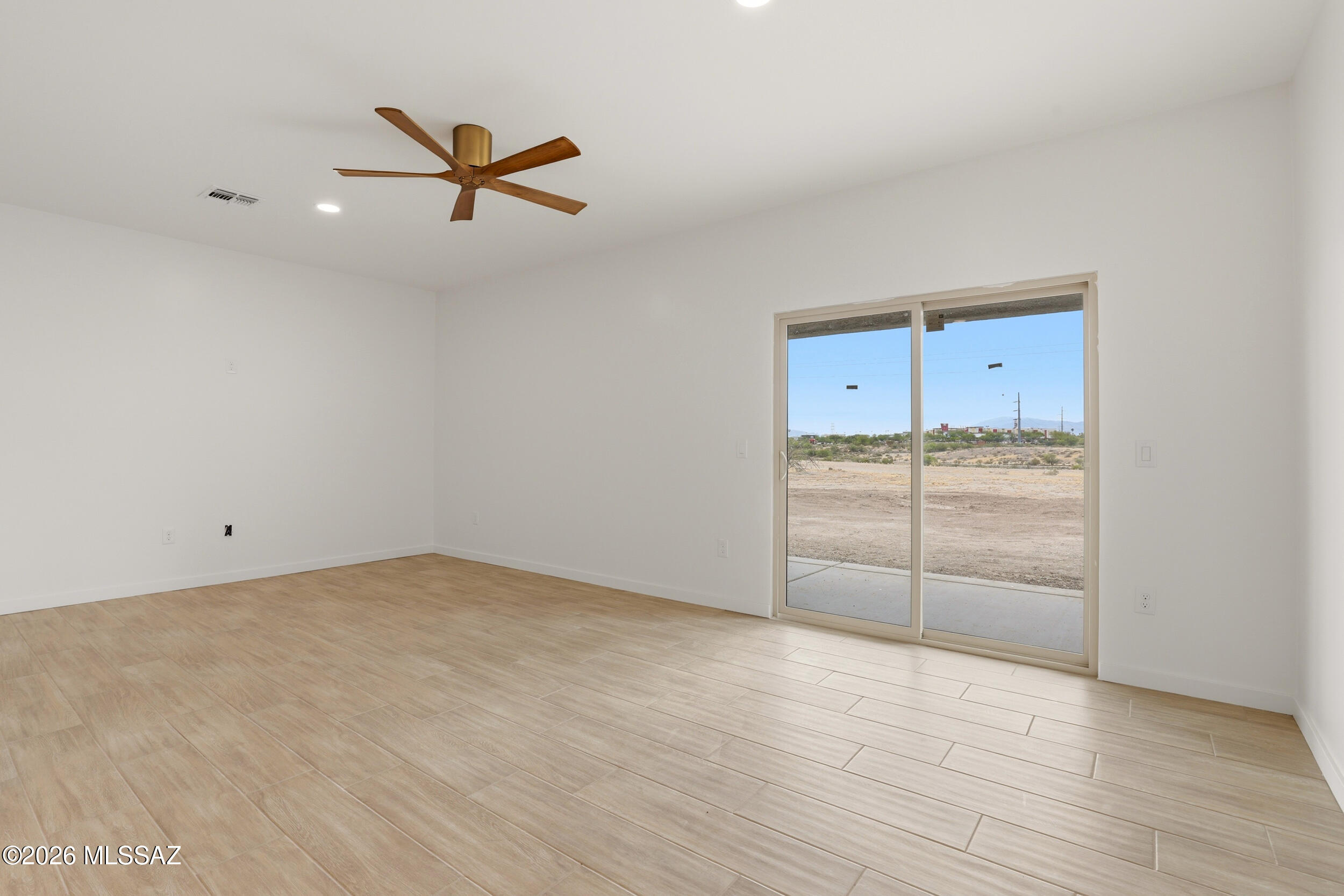 5583 South Swires Road Tucson, AZ 85746 - Photo 6 of 23 9_swires_007