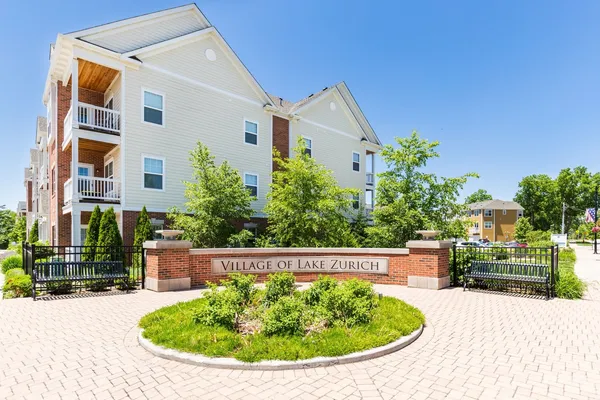 $1,988 | 40 West Main Street, Unit 102, Lake Zurich, IL 60047