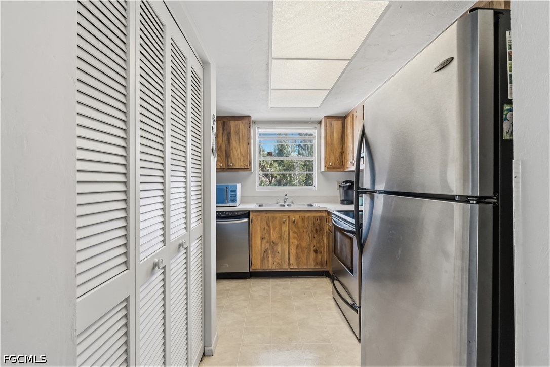 16881 Davis Road, Unit 723 Fort Myers, FL 33908 - Photo 16 of 45
