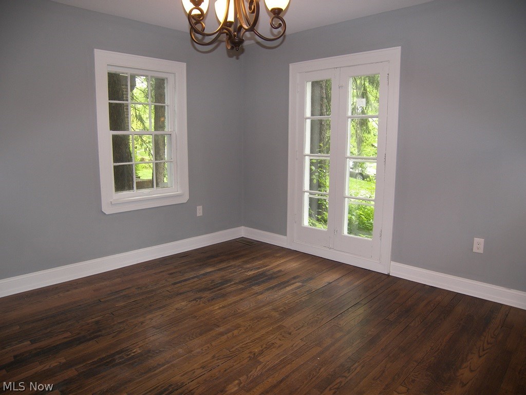 3281 Enderby Road Cleveland, OH 44120 - Photo 3 of 26 Dining Room