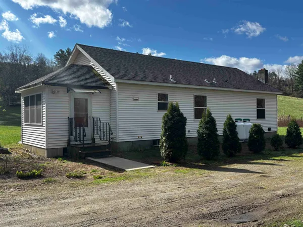 $2,950 | 49 River Road, Westmoreland, NH 03467