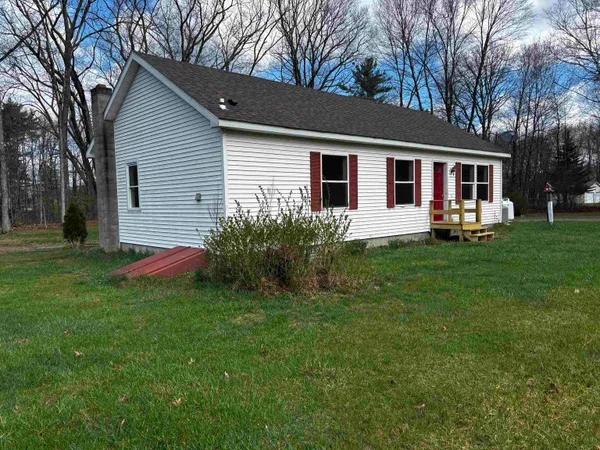 $2,950 | 49 River Road, Westmoreland, NH 03467