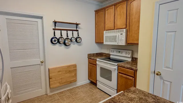 $209,900 | 5858 Longwood Drive, Unit 201, Murrells Inlet, SC 29576