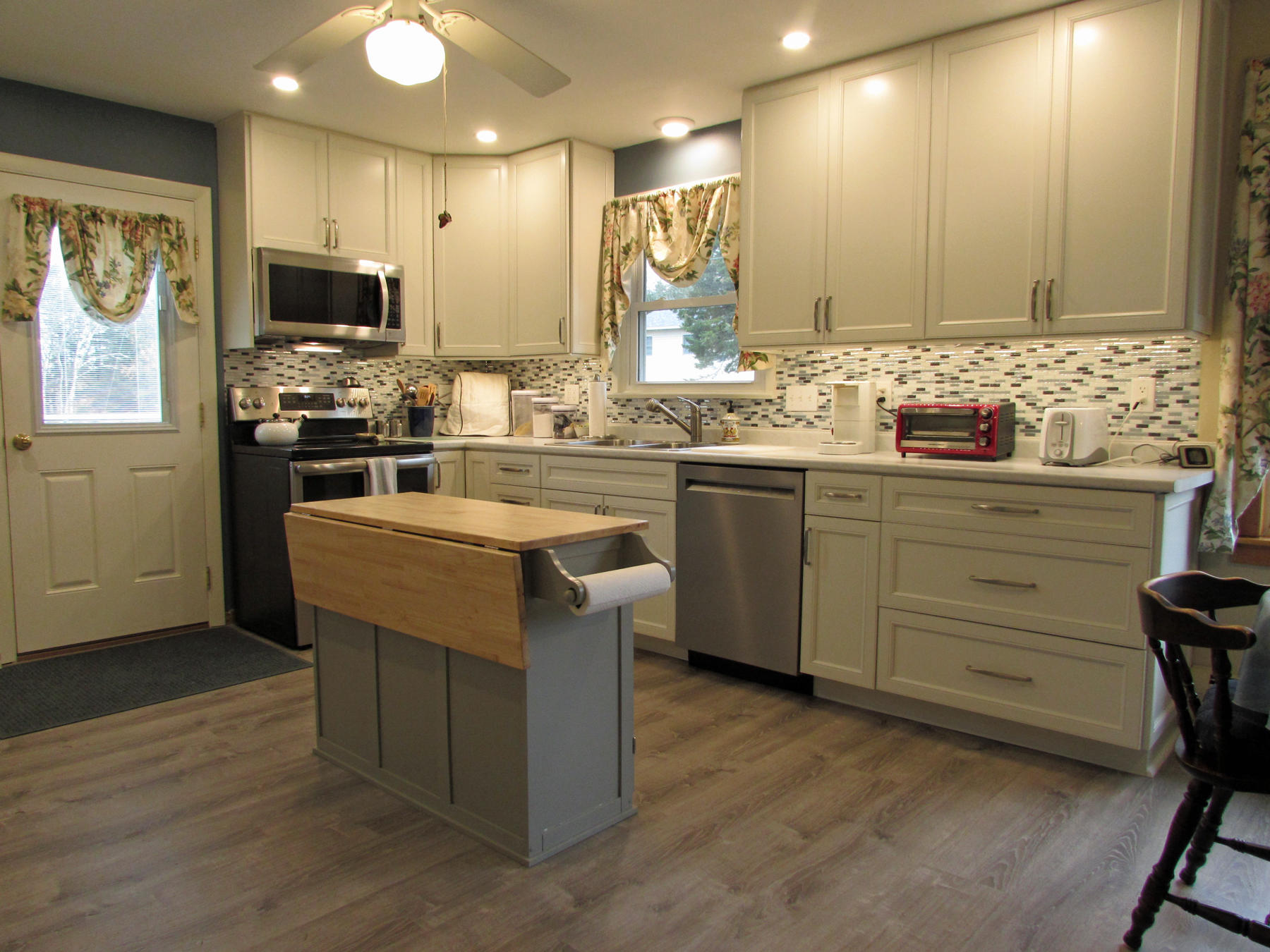 28 Elementary School Road Tenants Harbor, ME 04860 - Photo 4 of 12 28ESR.kitchen