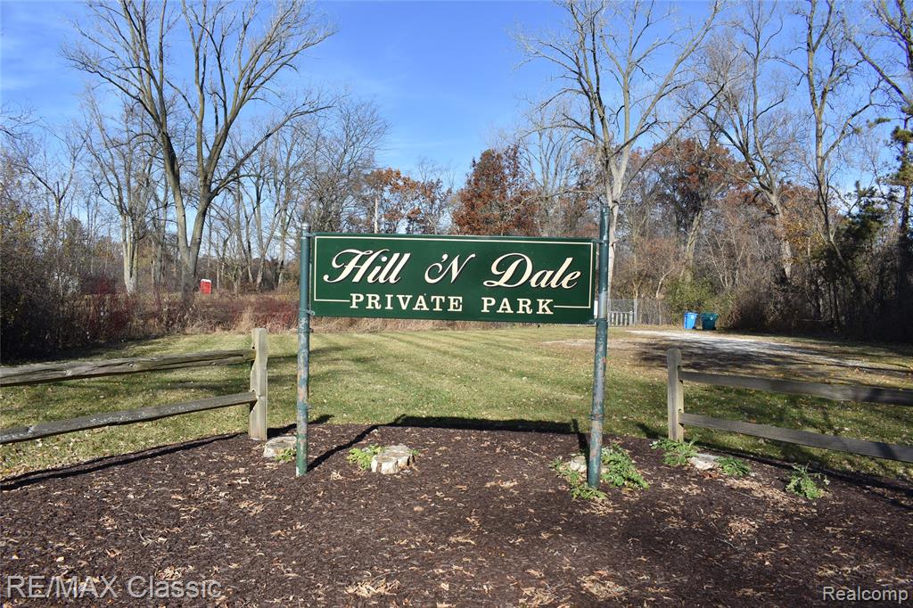 1977 Meadow Ridge Drive Walled Lake, MI 48390 - Photo 52 of 53