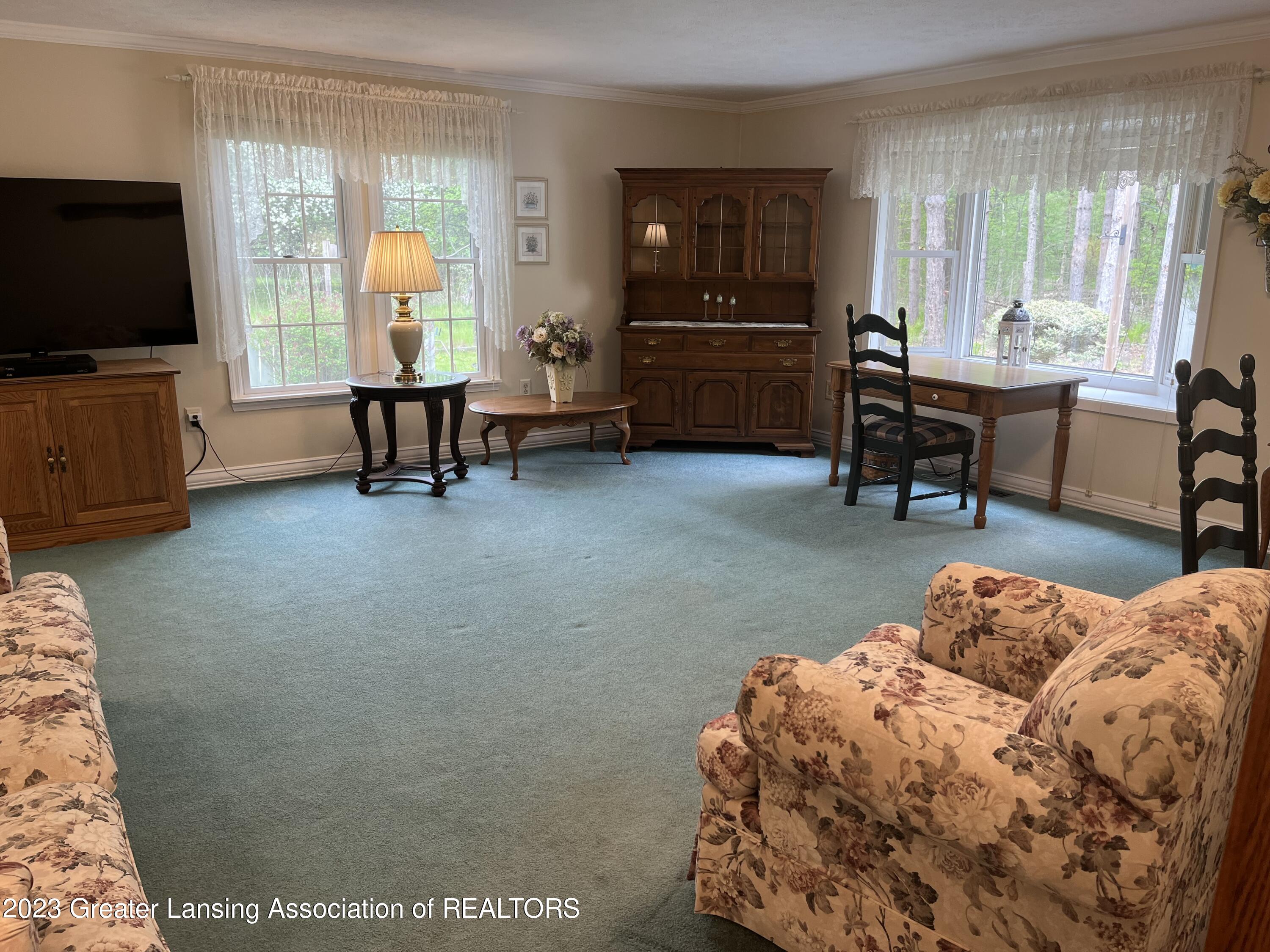 13451 South Beardslee Road Perry, MI 48872 - Photo 7 of 46 Living Room