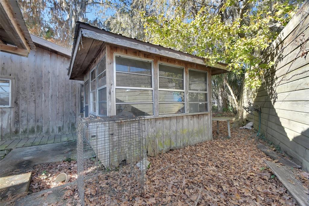 55512 Front Street Astor, FL 32102 - Photo 15 of 47