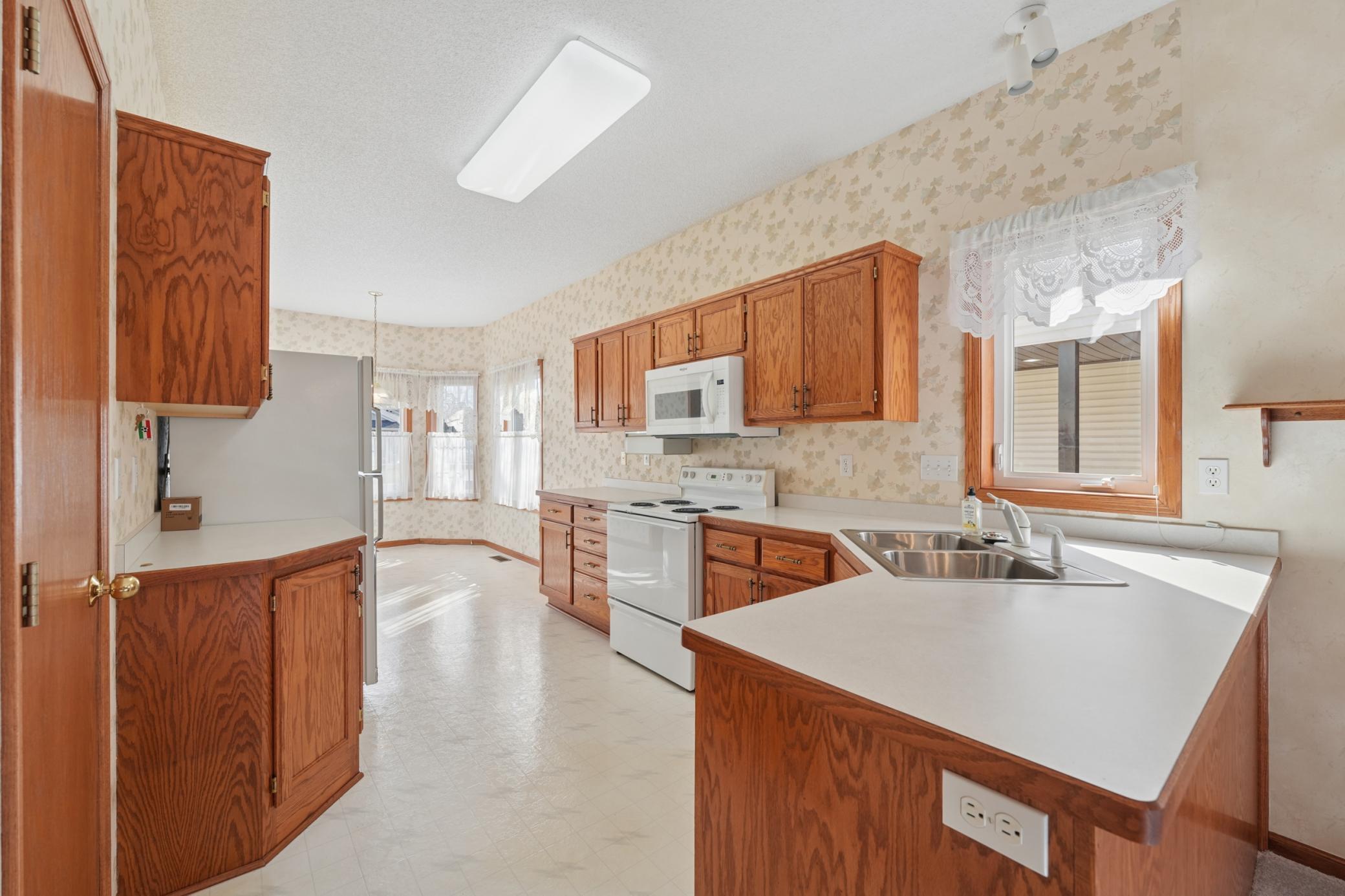 8040 Benjamin Street Northeast Spring Lake Park, MN 55432 - Photo 9 of 23