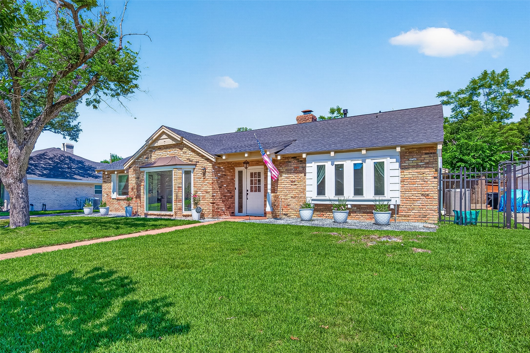 2610 Teague Road Houston, TX 77080 - Photo 1 of 49 Welcome to 2610 Teague, nestled in the desirable Spring Shadows neighborhood.