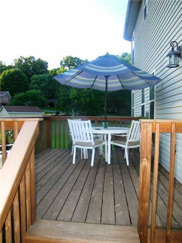 228 Paddock Road Clarksville, TN 37043 - Photo 3 of 17