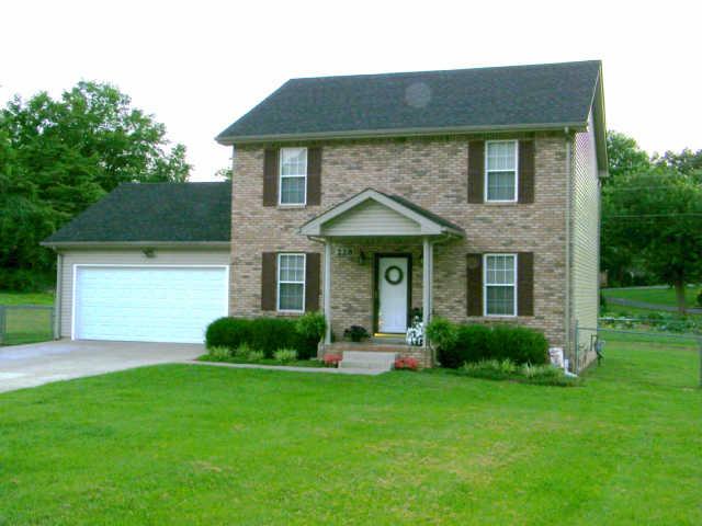 228 Paddock Road Clarksville, TN 37043 - Photo 4 of 17