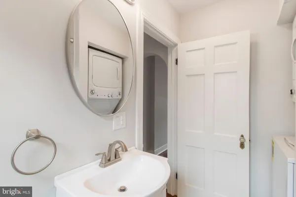 $2,000 | 6011 North Dakota Avenue Northwest, Unit C, Washington, DC 20011