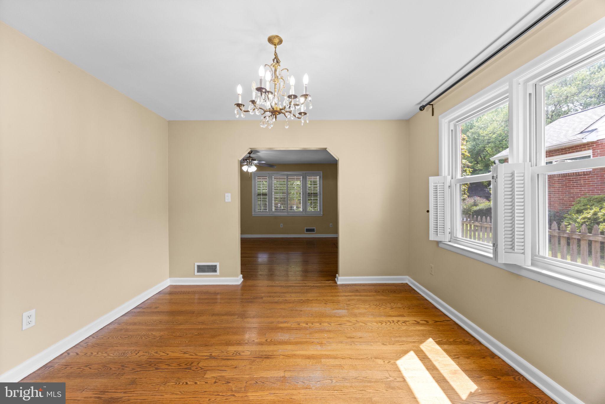 567 Brook Road Baltimore, MD 21286 - Photo 8 of 43 Gallery Image 8