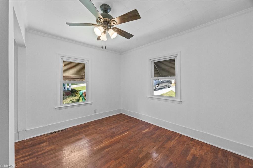 206 Oakview Road High Point, NC 27265 - Photo 5 of 15