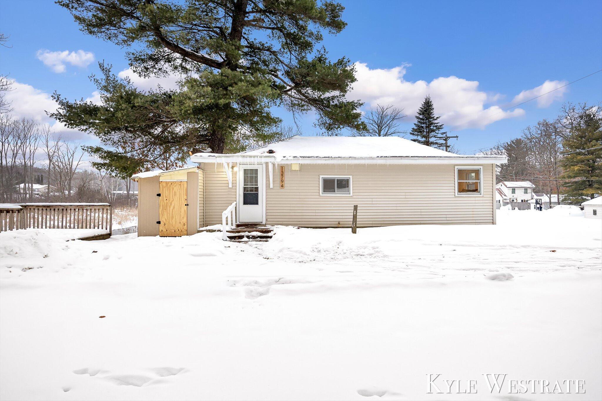 13794 Keiber Road Northeast Greenville, MI 48838 - Photo 4 of 26 01-K1J10873