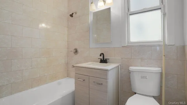 $799,000 | 3412 Hunter Avenue | Eastchester