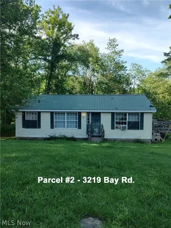 3219 Bay Road Southeast, Carrollton, OH 44615