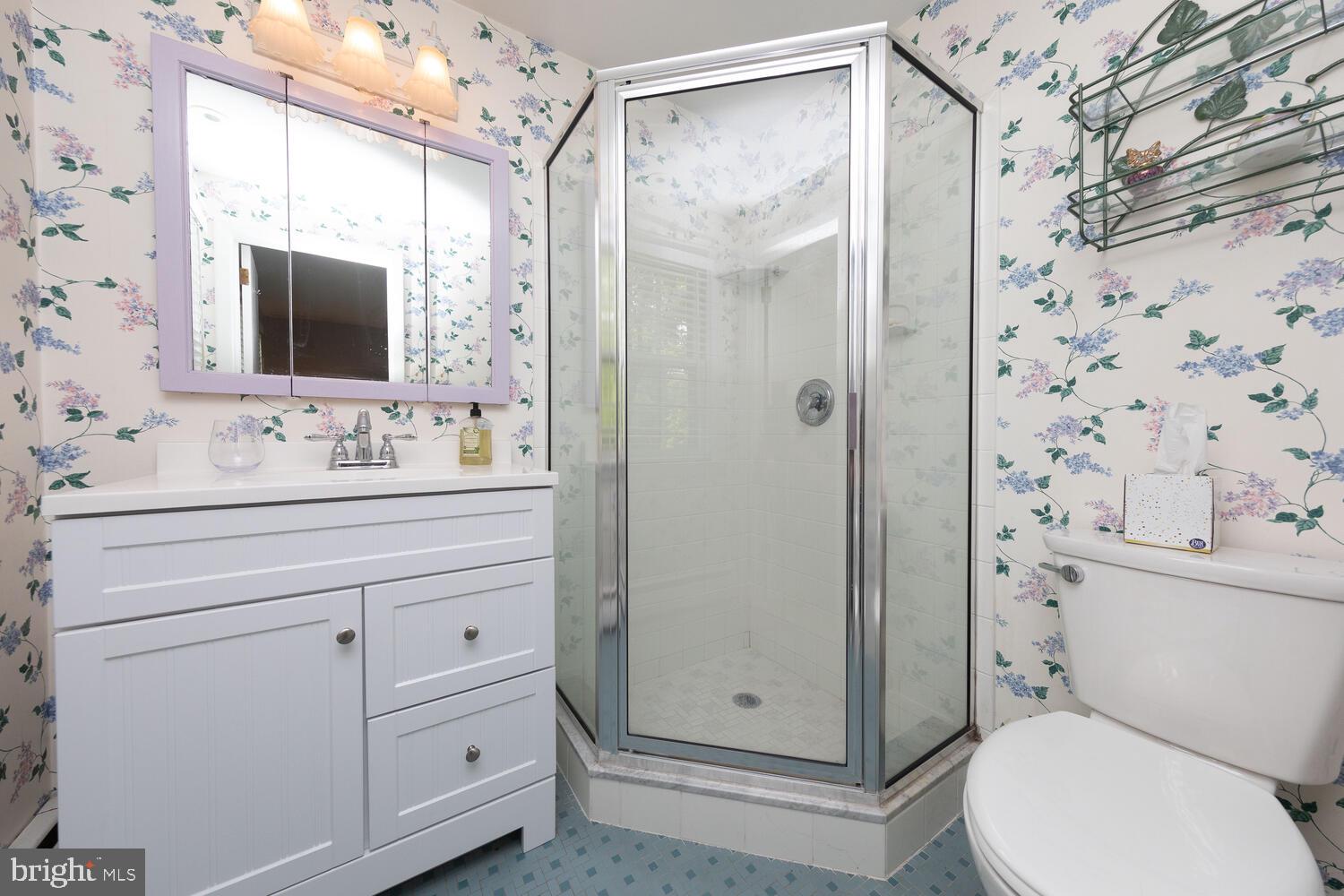 2540 Martin Road Willow Grove, PA 19090 - Photo 30 of 61 2nd Bedroom Ensuite Bathroom