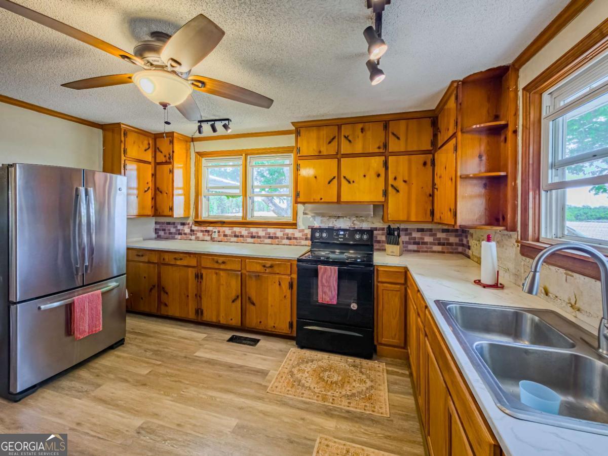 1975 Russell Smith Road Sycamore, GA 31790 - Photo 15 of 59