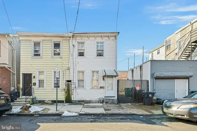 $140,000 | 2 Lower Oak Street, Wilmington, DE 19805