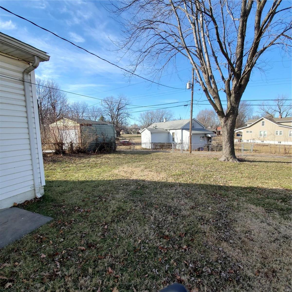 1855 Edwardsville Road Madison, IL 62060 - Photo 1 of 8