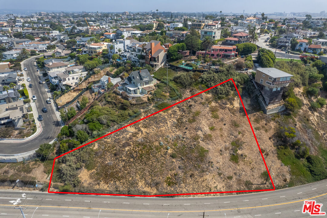 6916 Vista Del Mar Playa del Rey, CA 90293 - Photo 13 of 51 a city view
