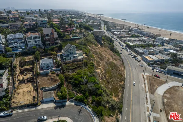 $1,050,000 | 6916 Vista Del Mar, Playa del Rey, CA 90293