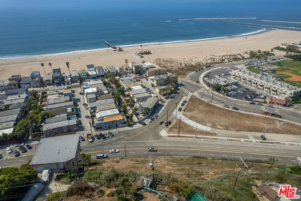 $1,050,000 | 6916 Vista Del Mar, Playa del Rey, CA 90293