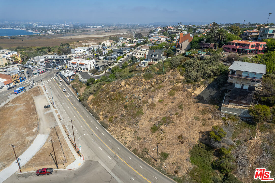 6916 Vista Del Mar Playa del Rey, CA 90293 - Photo 26 of 51 a view of a city