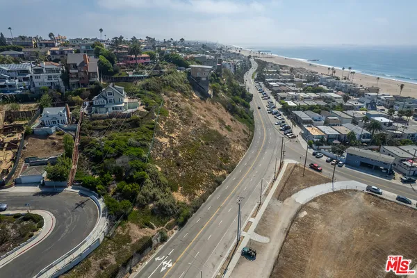 $1,050,000 | 6916 Vista Del Mar, Playa del Rey, CA 90293