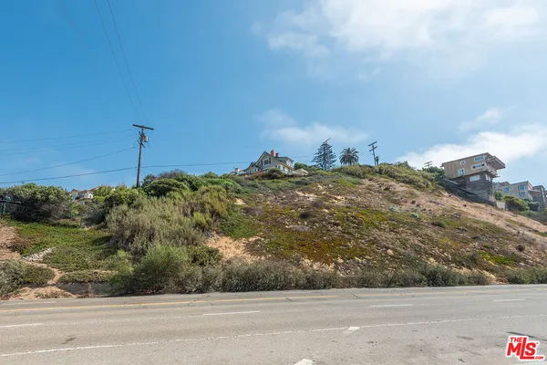 $1,050,000 | 6916 Vista Del Mar, Playa del Rey, CA 90293