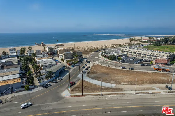 $1,050,000 | 6916 Vista Del Mar, Playa del Rey, CA 90293