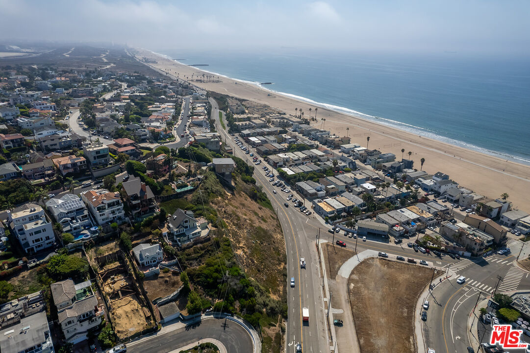 6916 Vista Del Mar Playa del Rey, CA 90293 - Photo 35 of 51 an aerial view of a house