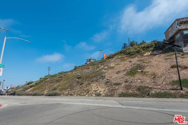 $1,050,000 | 6916 Vista Del Mar, Playa del Rey, CA 90293