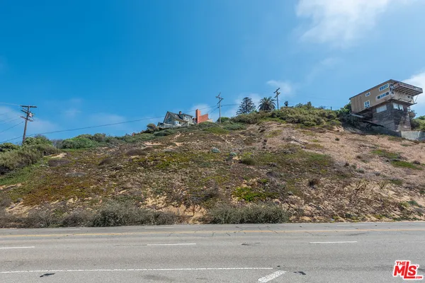 $1,050,000 | 6916 Vista Del Mar, Playa del Rey, CA 90293