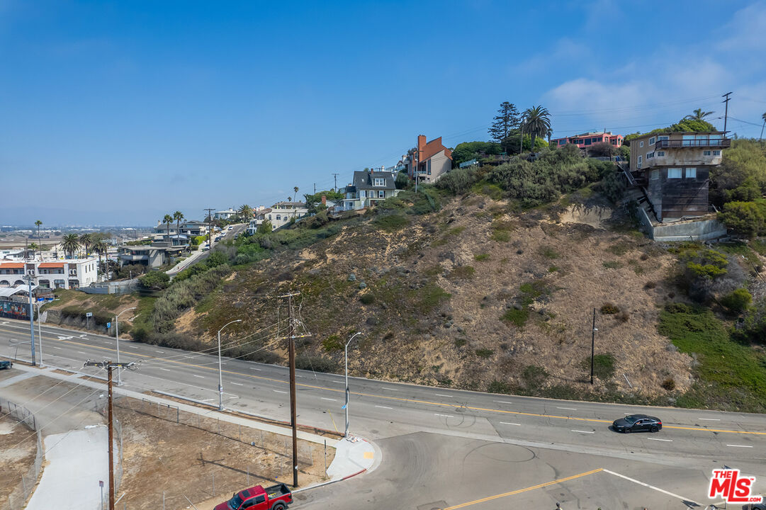 6916 Vista Del Mar Playa del Rey, CA 90293 - Photo 6 of 51 a view of a city
