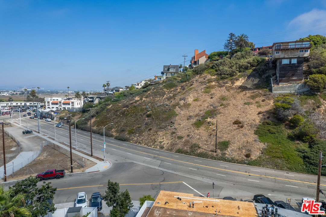 6916 Vista Del Mar Playa del Rey, CA 90293 - Photo 7 of 51 a view of a terrace