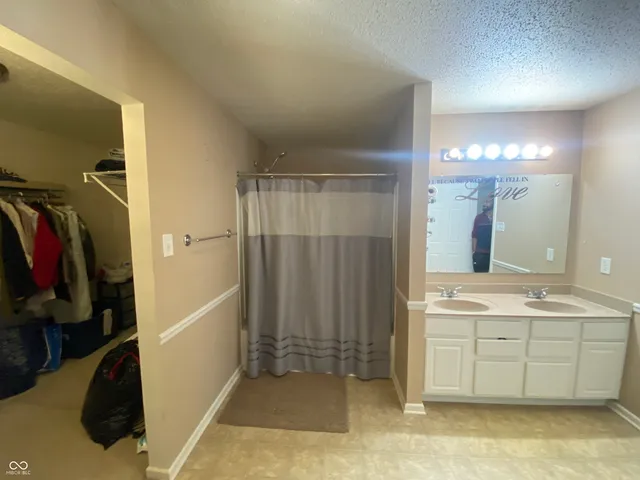 $2,100 | 12824 East 131st Street, Fishers, IN 46037