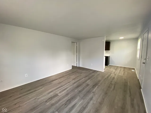 $2,100 | 12824 East 131st Street, Fishers, IN 46037